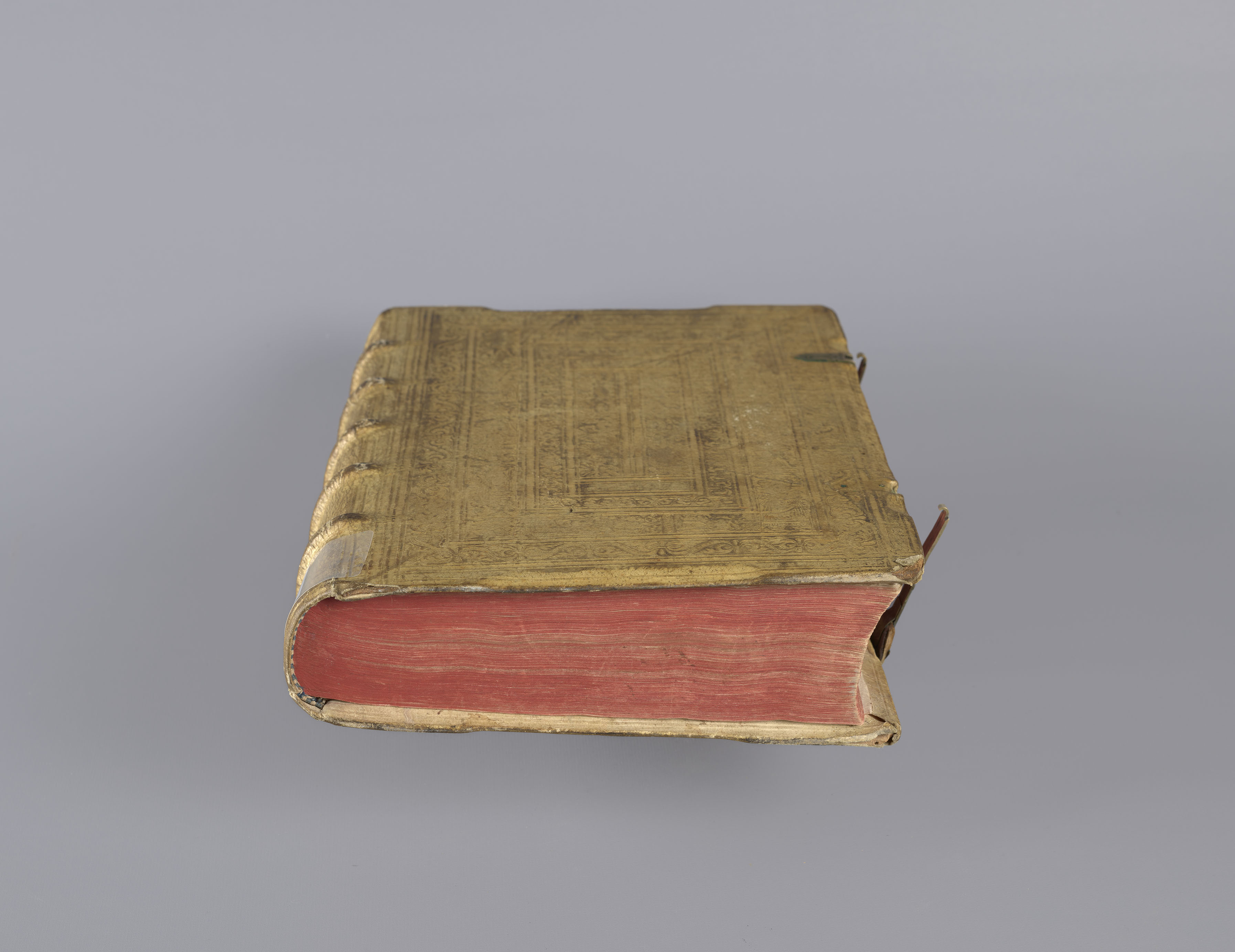 Vergilius cum c?mentariis quinque videlicet: Seruii, Landini, Ant. Mancinelli, Donati, Domitii. (M. Vegius' Book XIII addition to the Aen. Also Priapeia and Catalecta.) / Colophon: Impressu Venetiis per Bartolome? de Zanis de Portesio. . . . M.cccc.xciii. Stamped vellum with clasps. Very rare. Fol. - Image 751