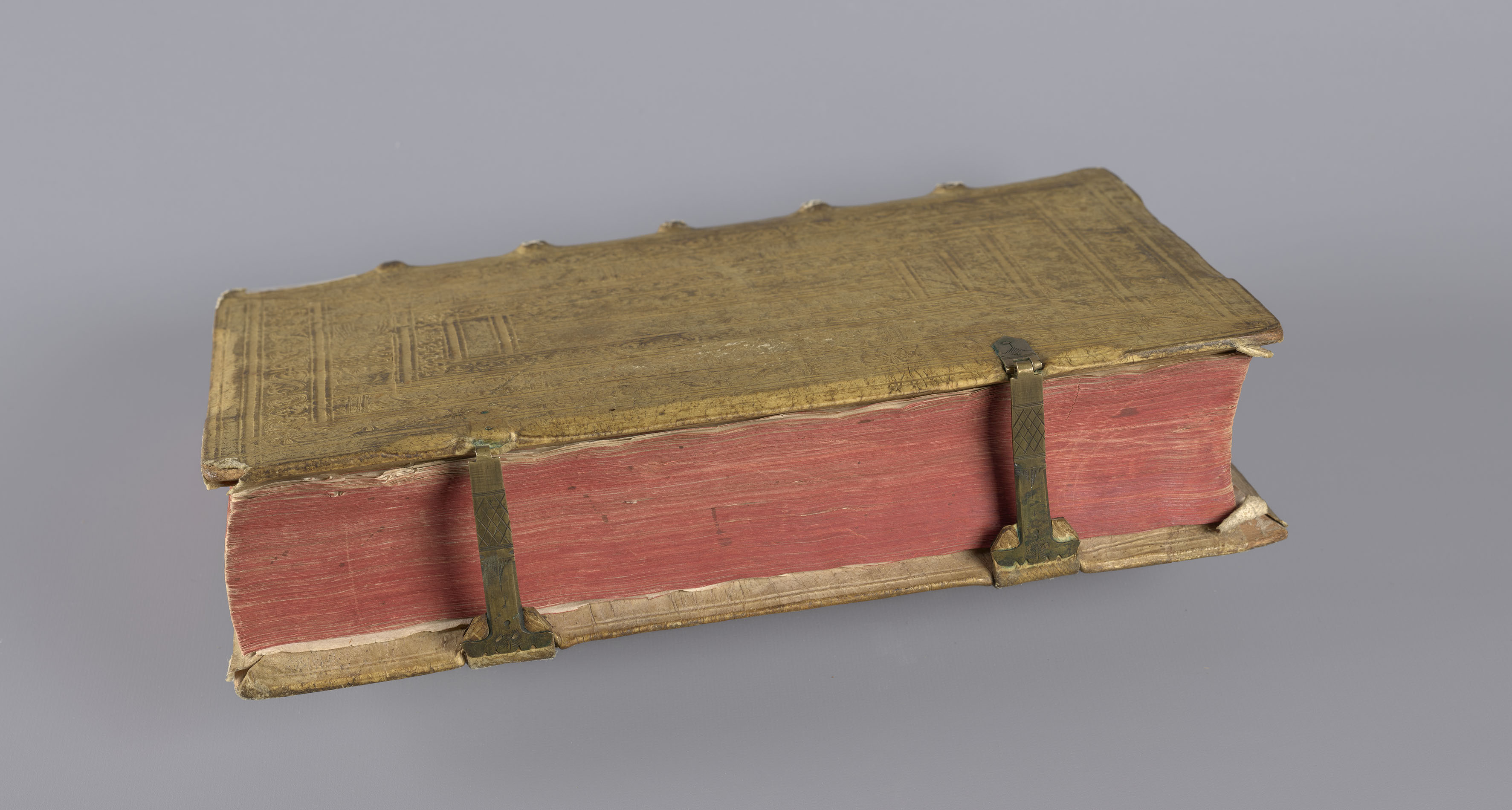 Vergilius cum c?mentariis quinque videlicet: Seruii, Landini, Ant. Mancinelli, Donati, Domitii. (M. Vegius' Book XIII addition to the Aen. Also Priapeia and Catalecta.) / Colophon: Impressu Venetiis per Bartolome? de Zanis de Portesio. . . . M.cccc.xciii. Stamped vellum with clasps. Very rare. Fol. - Image 752